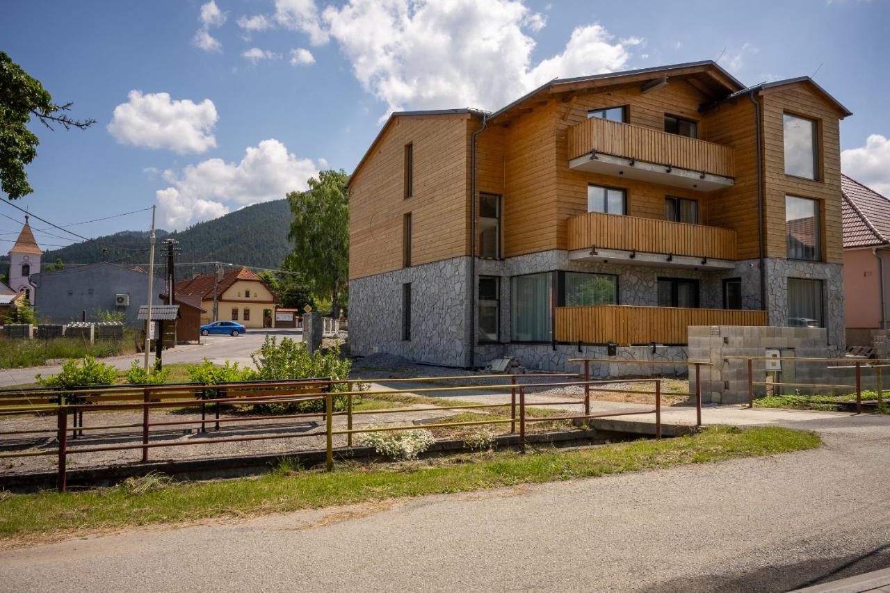 Berg Liptov Hotel Liptovsky Mikulas Exterior photo