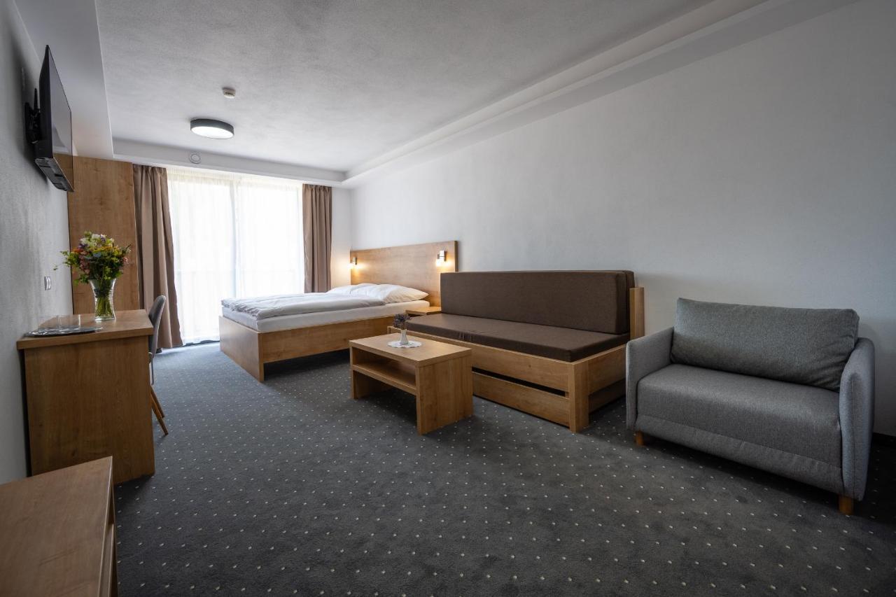 Berg Liptov Hotel Liptovsky Mikulas Exterior photo